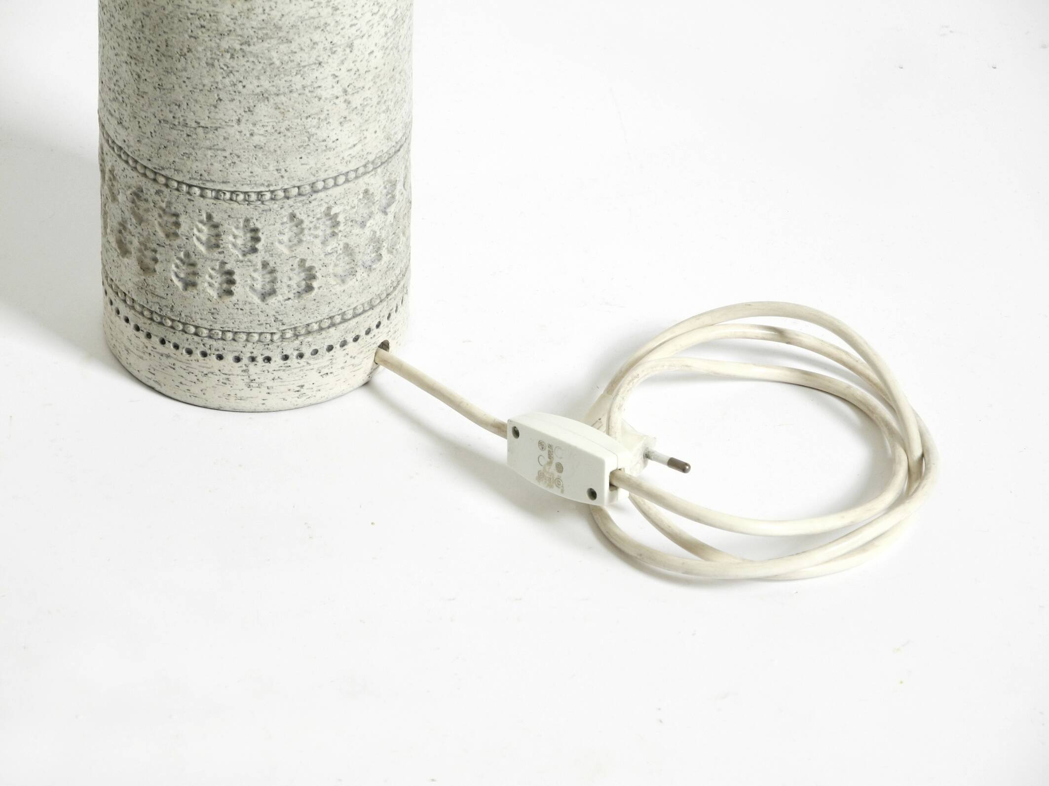 1960s white Rimini ceramic table lamp by Aldo Londi for Bitossi Italy