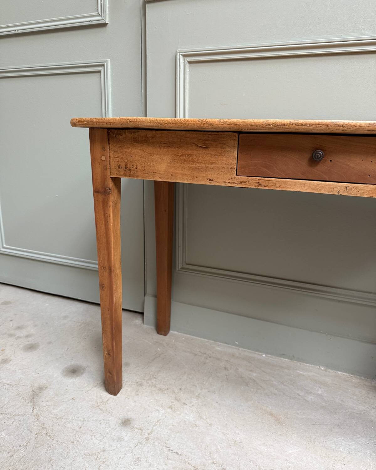 Solid wood children's desk (refurbished)