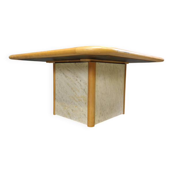 Table basse triangulaire attribuée à Paul Kingma, années 1980