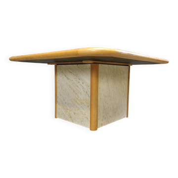 Table basse triangulaire attribuée à Paul Kingma, années 1980