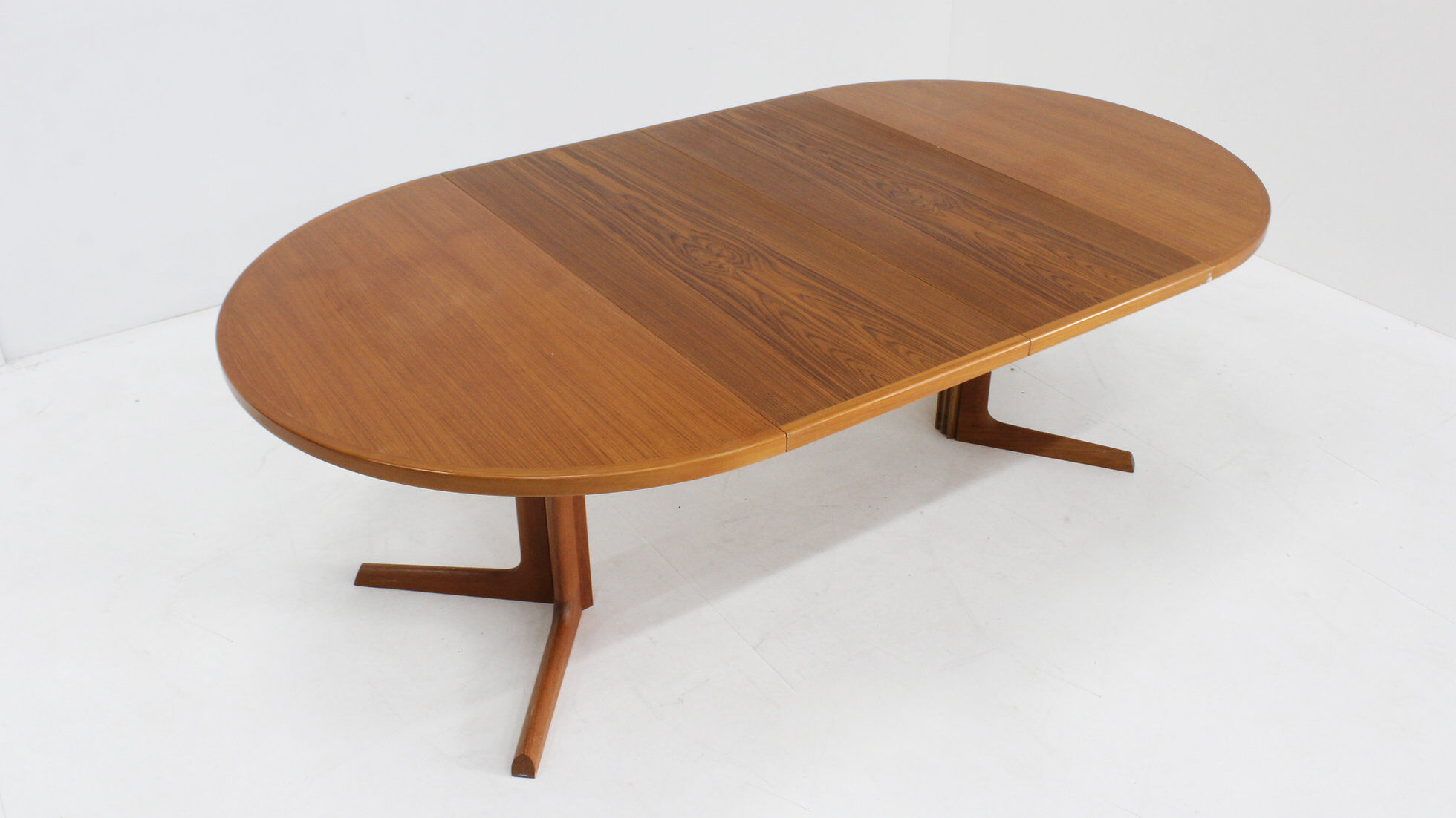 Vintage Danish round extendable dining table Gudme 1960s