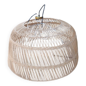 suspension en osier volumineuse