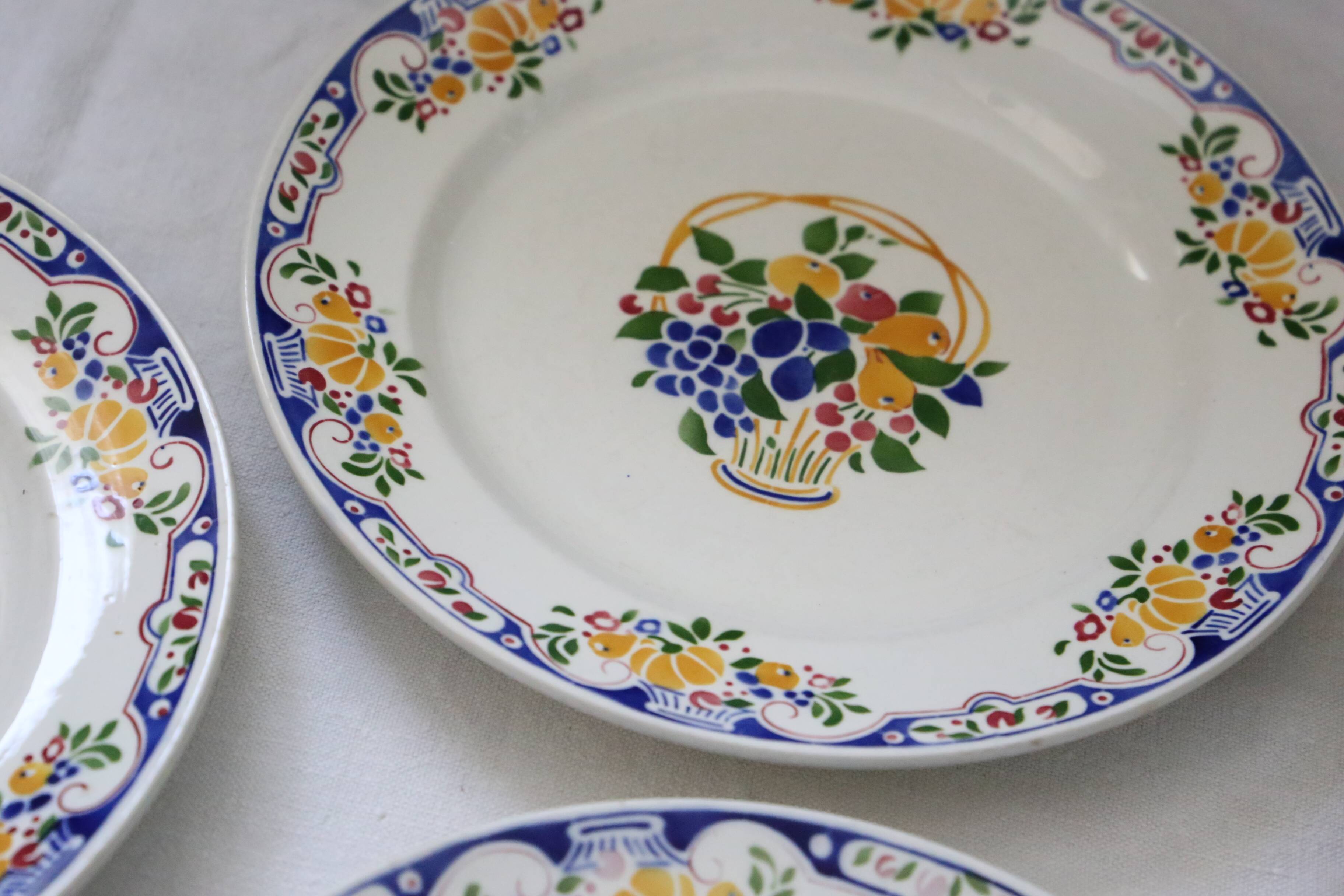 Set of 6 Boch dinner plates, Fructidor service, vintage