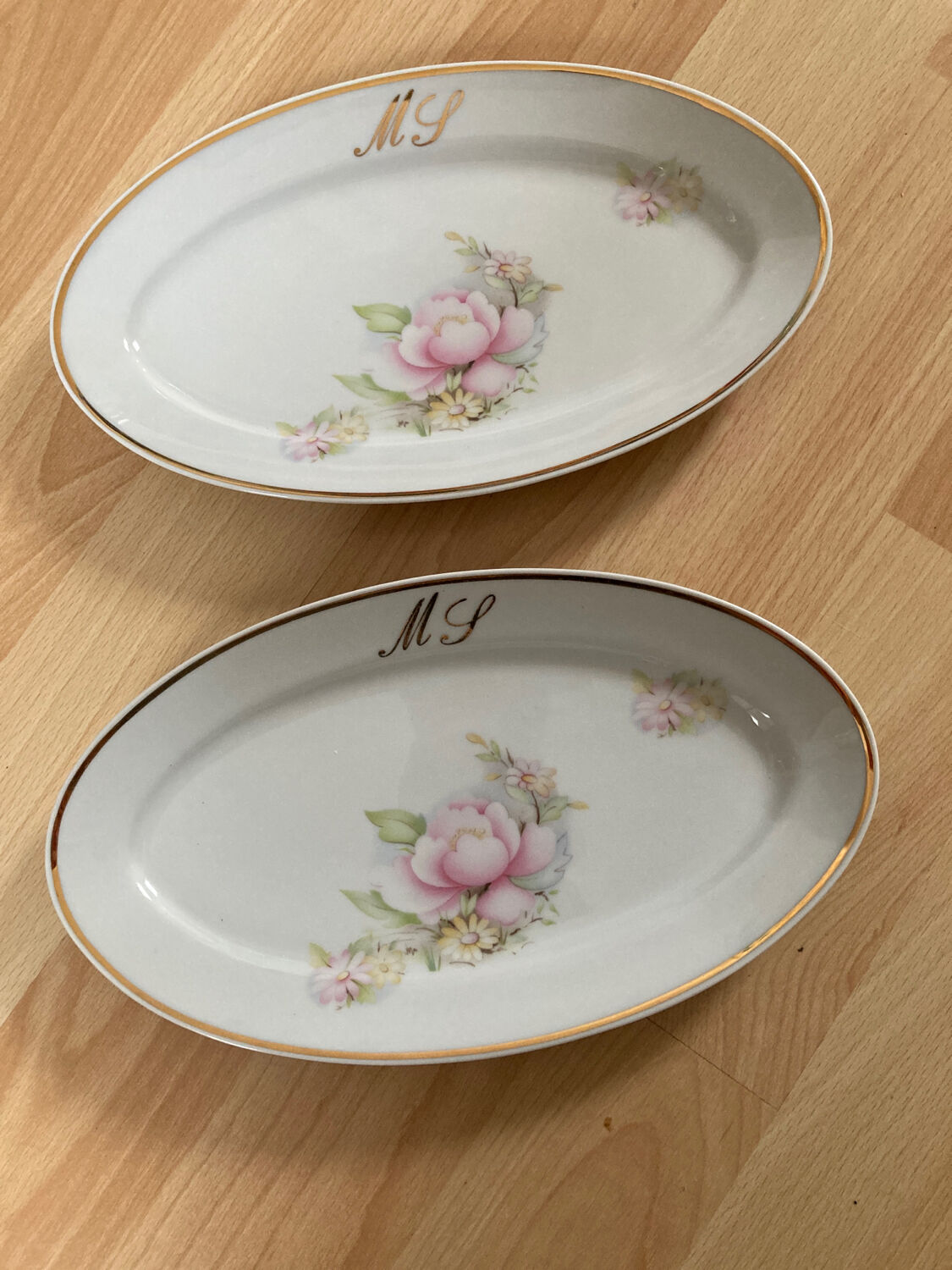 Plats ovales porcelaine de Limoges monogramme