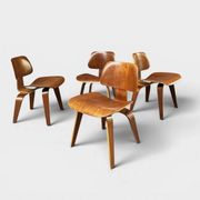 Set of 4 DCW chairs in walnut, Charles & Ray Eames, Herman Miller, 1950s