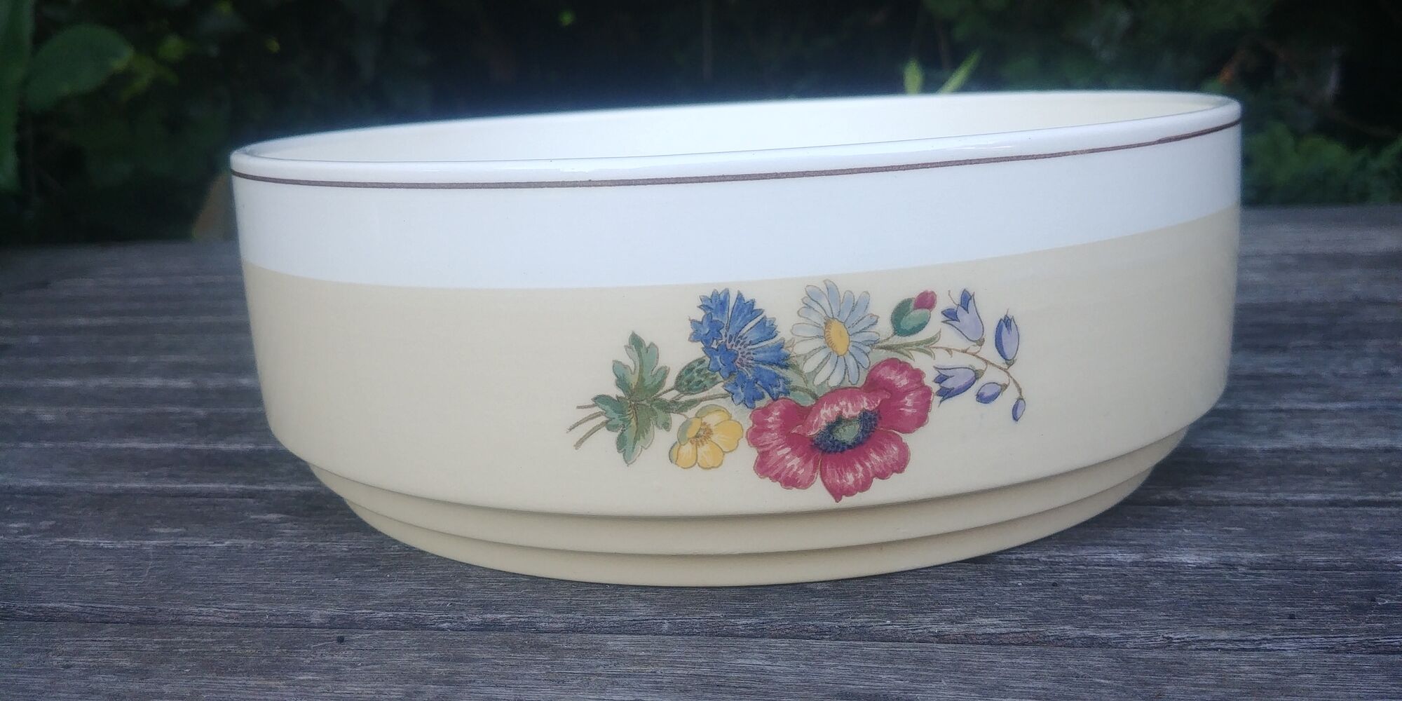 Porcelain salad bowl/serving dish from Villeroy & Boch mettlach model 1584