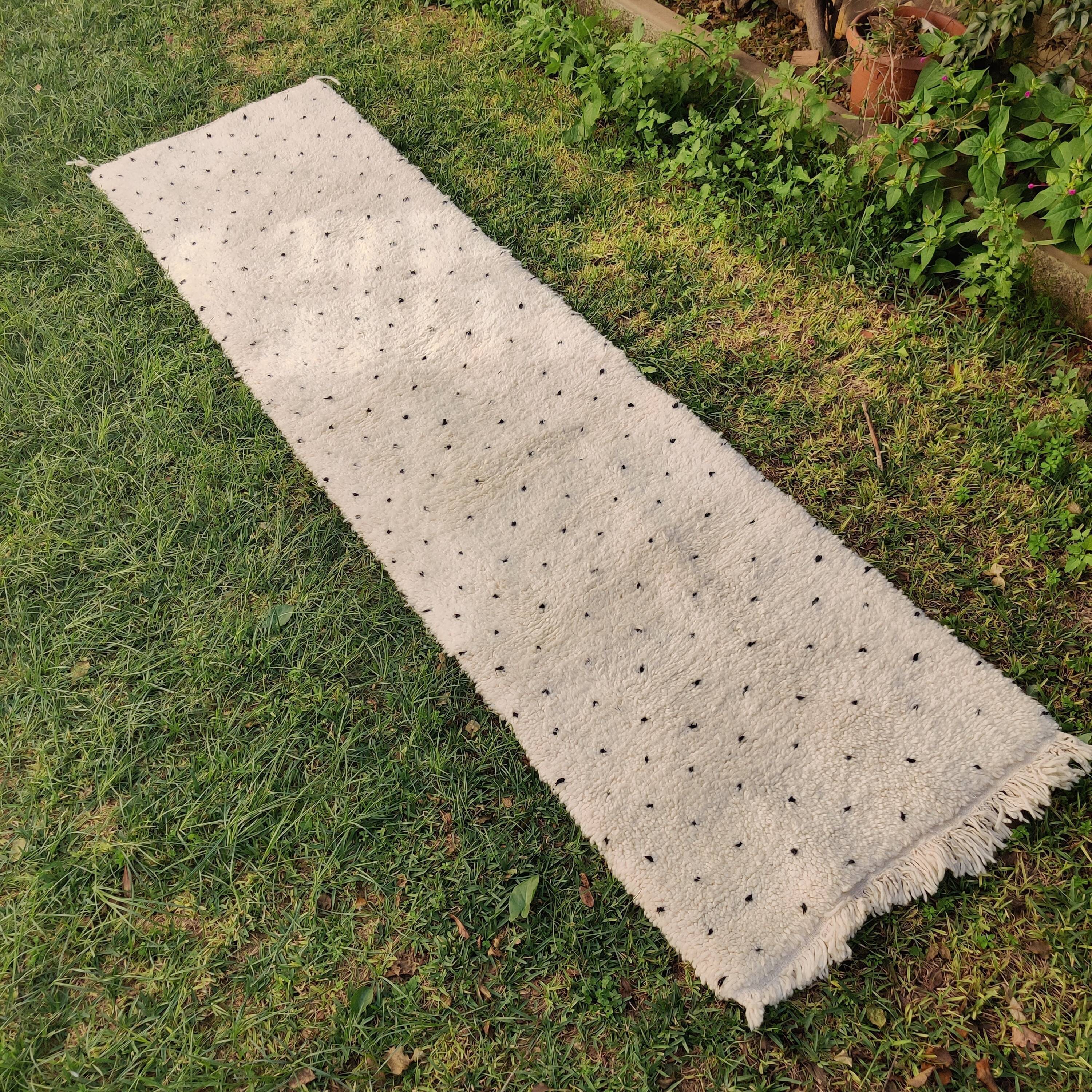 Berber carpet moroccan corridor in black peas 80x300 cm