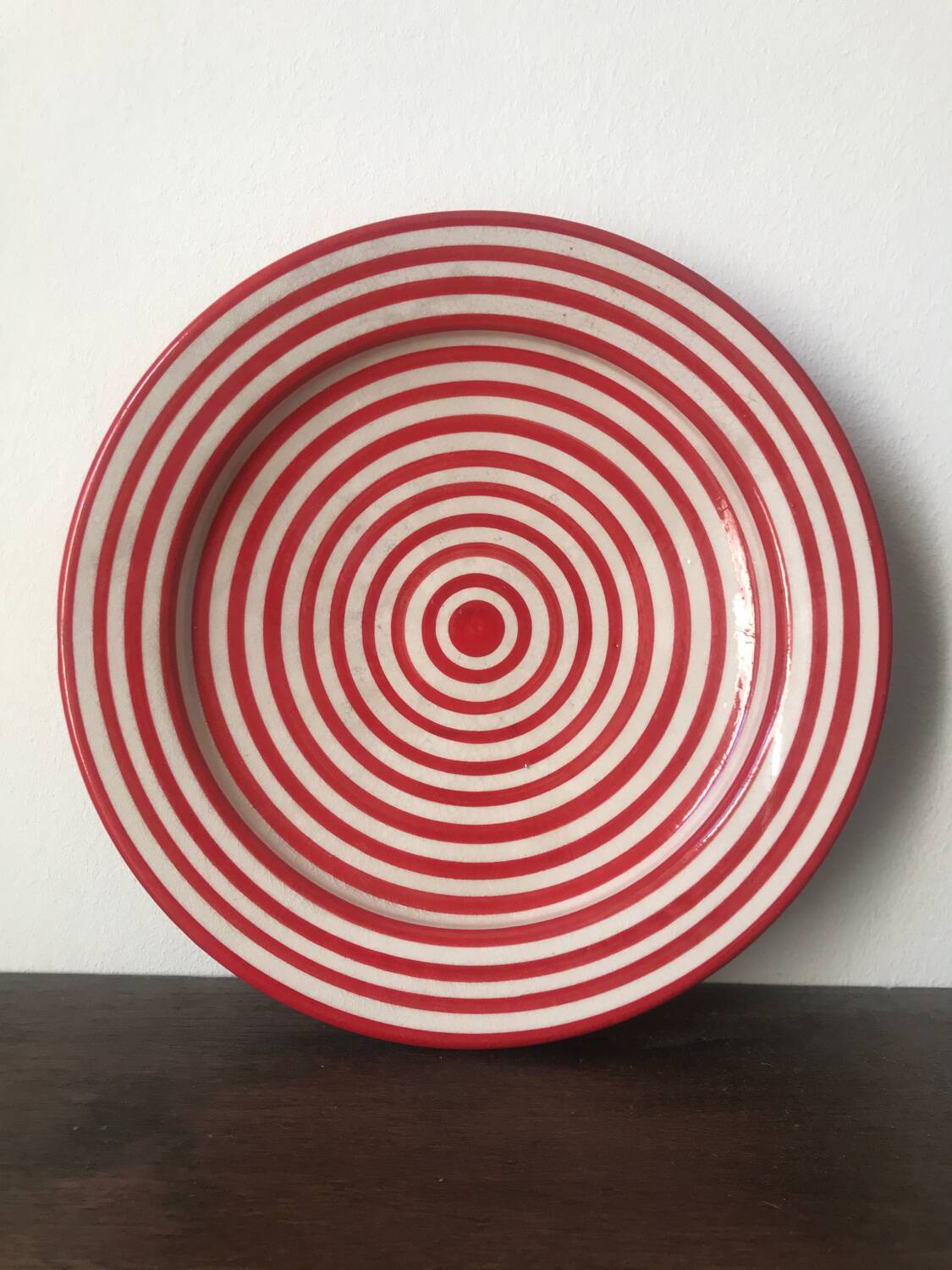 Round Moroccan terracotta dish, striped patterns