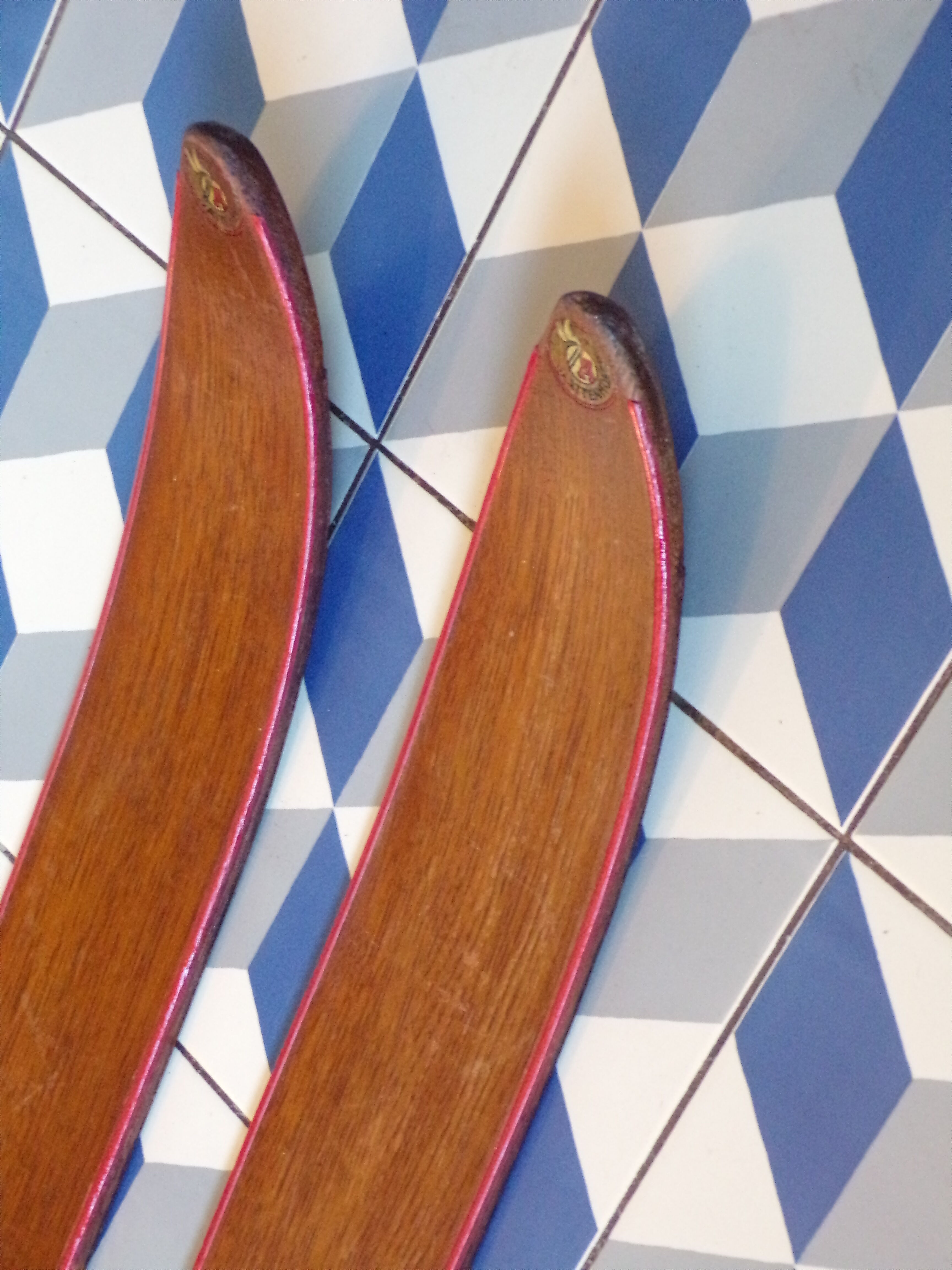 Vintage wooden skis 2.10 m
