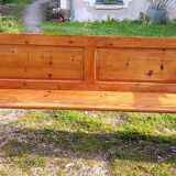 Banc d'église en pitchpin de 4 places numérotées