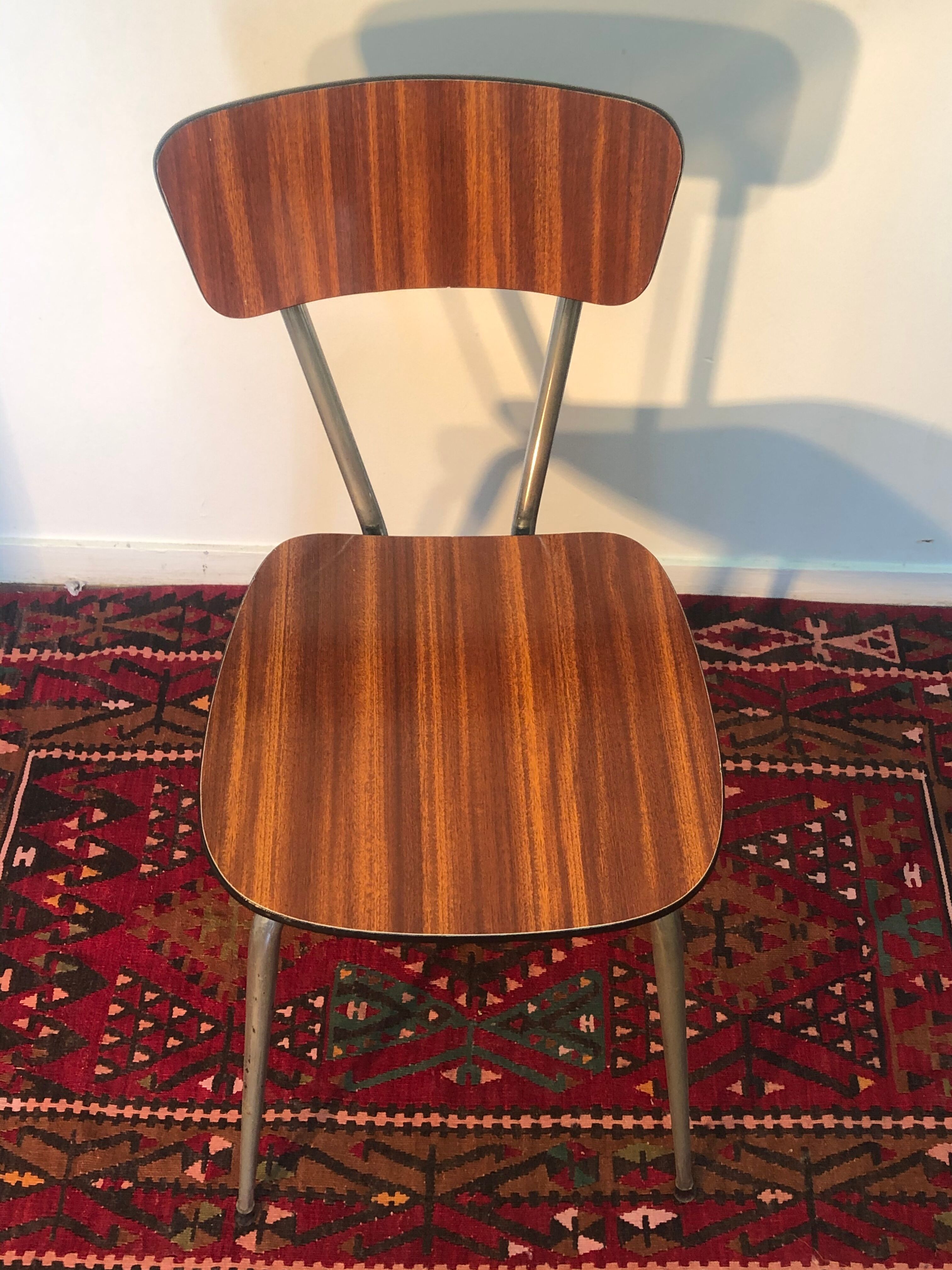 Lot of 3 chairs in formica