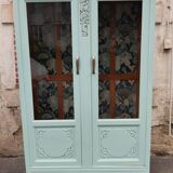 Parisian showcase cabinet year 30