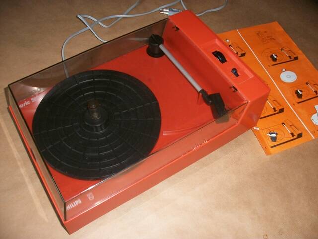 Vintage vinyl turntable Record player D5120 PHILIPS