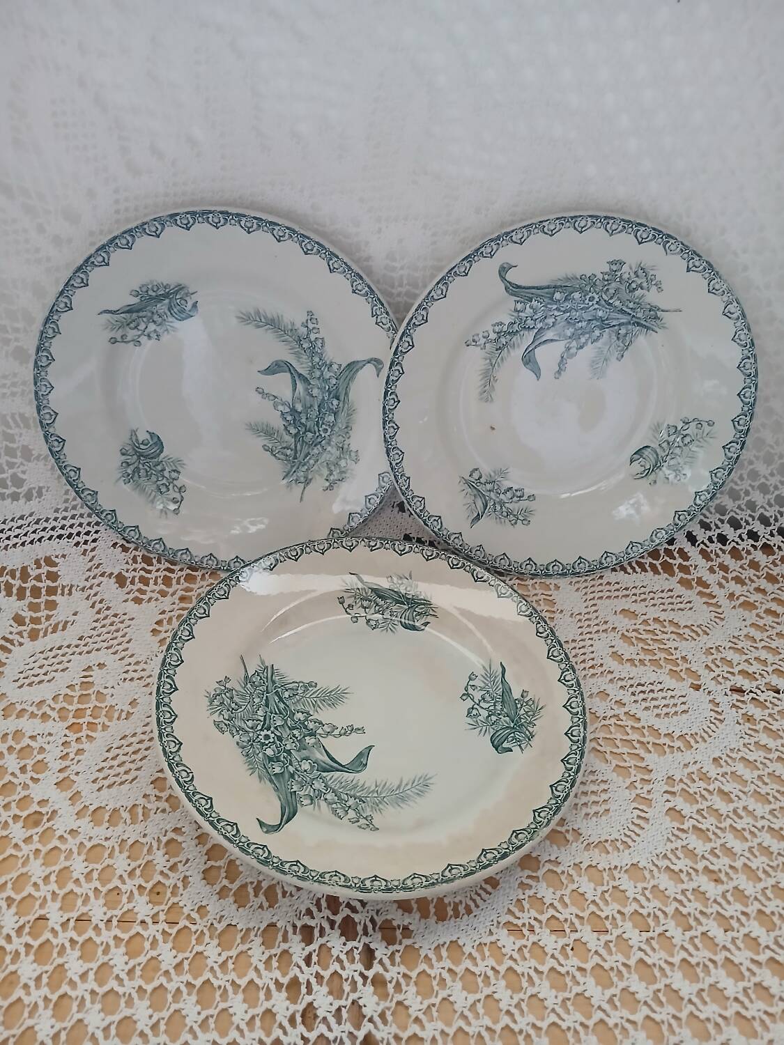 3 old Terre de fer plates