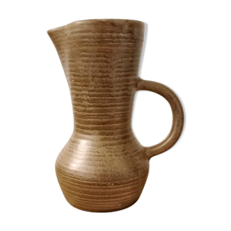 Sandstone pitcher