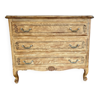 Commode rustique à trois tiroirs