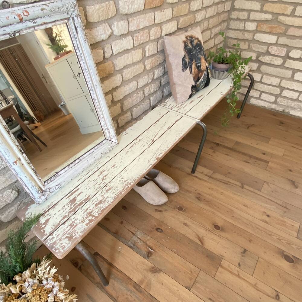 Ancien banc d’école patiné