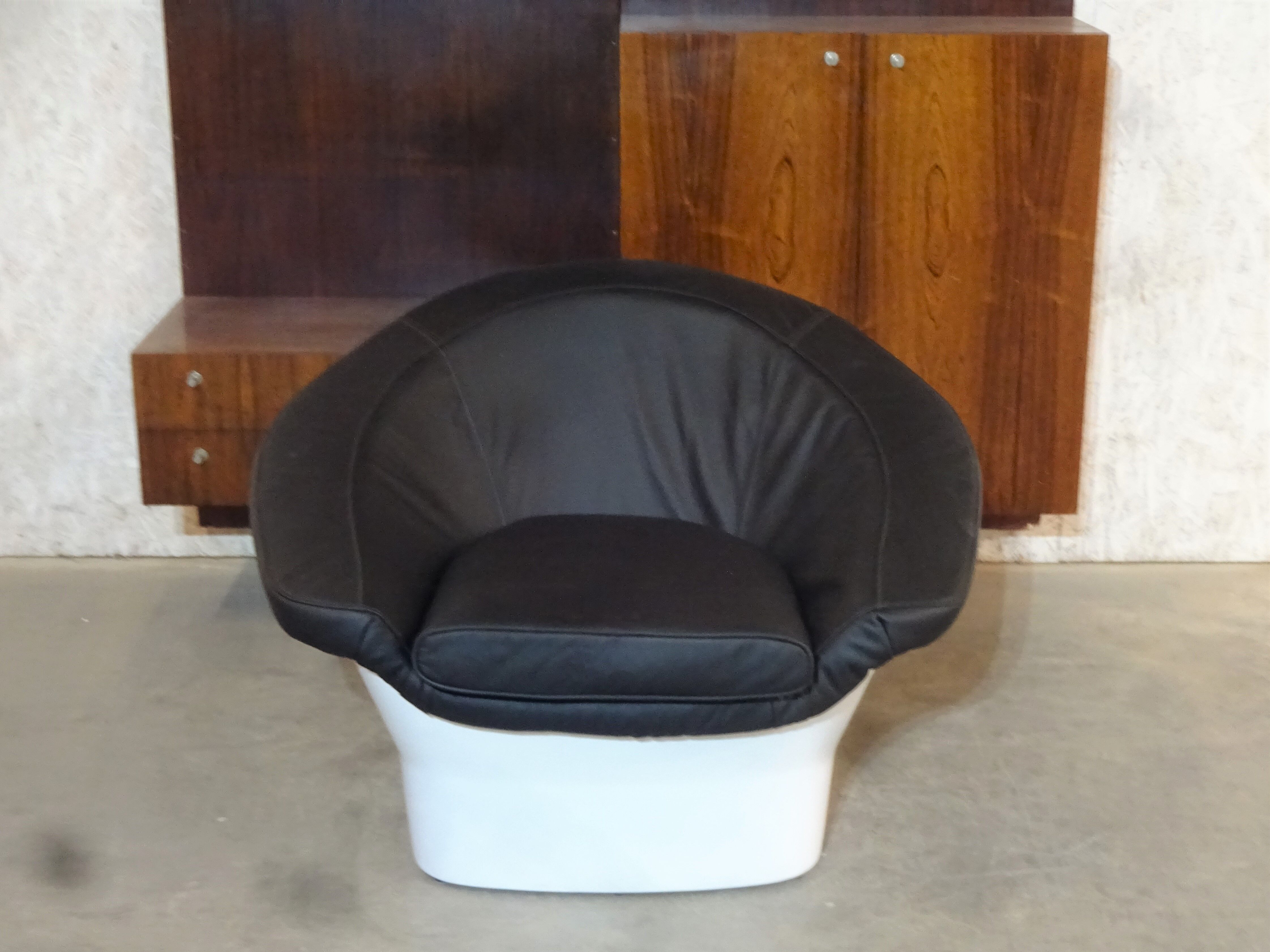 Space Age Atomic Pod Lounge Armchair with Black Bovine Leather by Dux, Sweden, 1960s