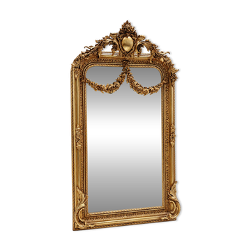 Miroir baroque doré avec guirlande de fleurs
