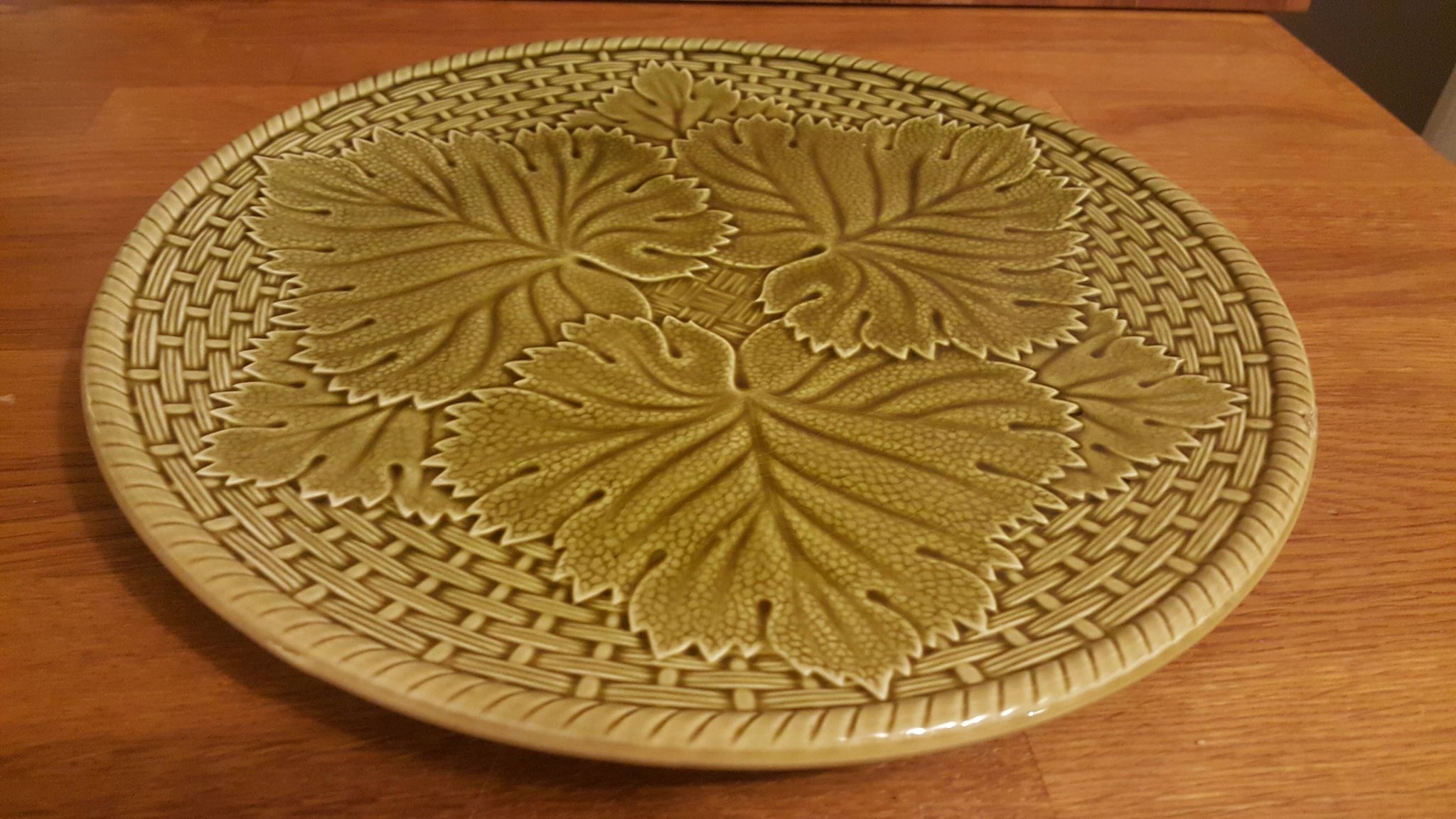 Gien Barbotine earthenware pie dish