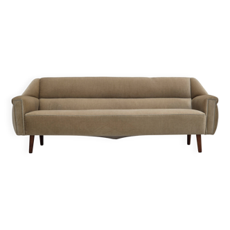 1960s, Danish design by Kurt Østervig for Rolschau Møbler, 3 seater sofa, model 57, original.