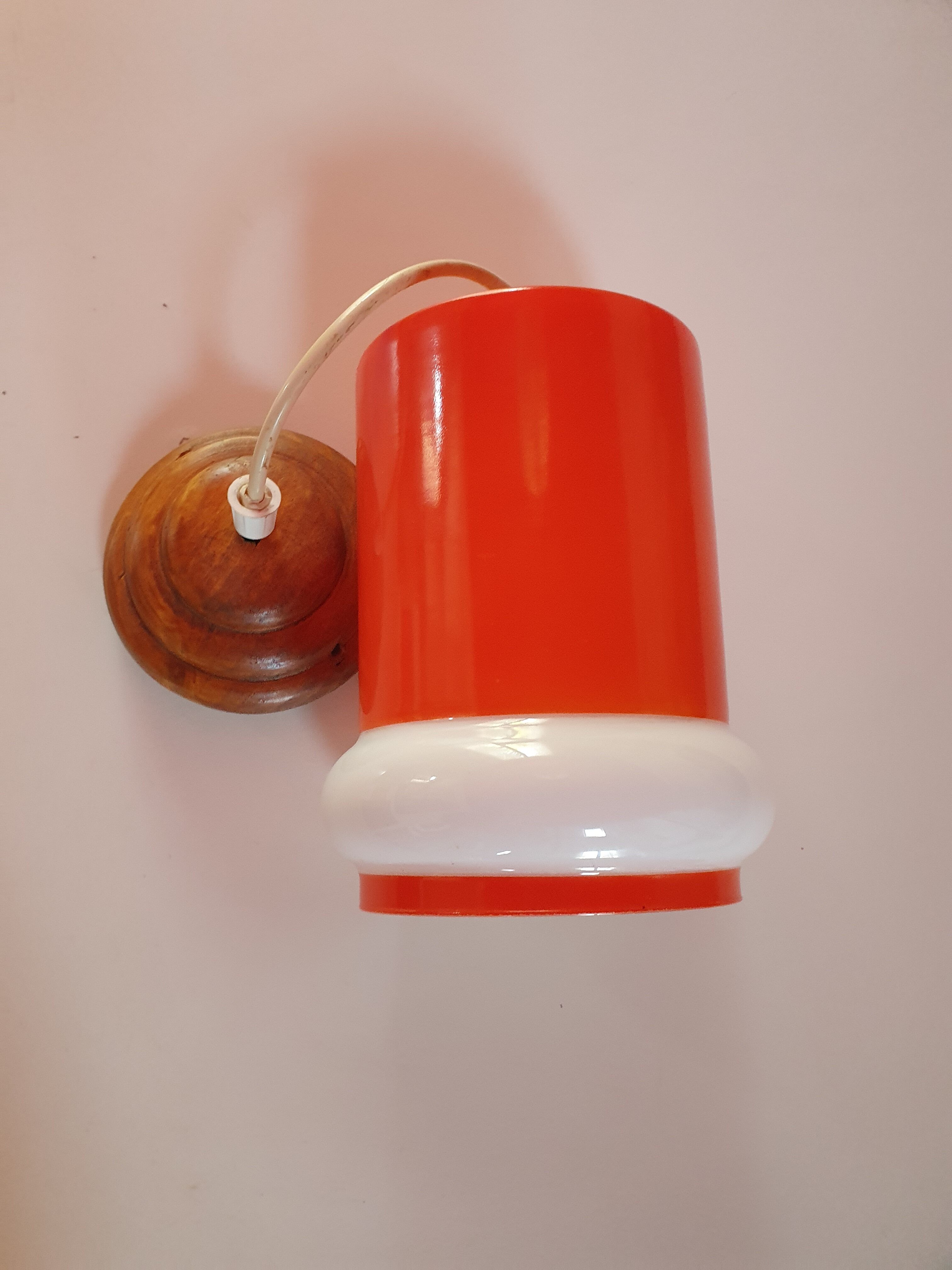 Suspension opaline vintage années 70 orange et blanc état impeccable .