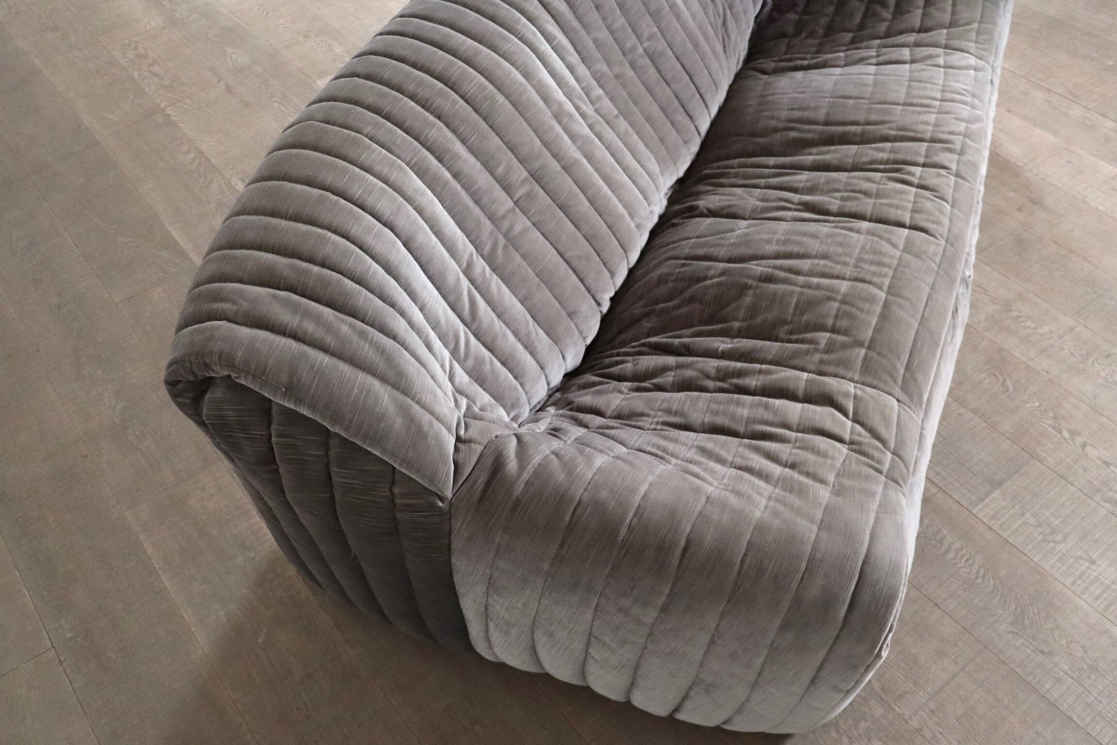 Canapé trois places original Cinna Sandra en velours par Annie Hieronimus, France années 1970