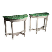 Ensemble de 2 tables d'appoint de style Louis Seize