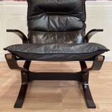 Pair of "Scandinavian design" leather armchairs, 1950s "Ingmar Relling" style.