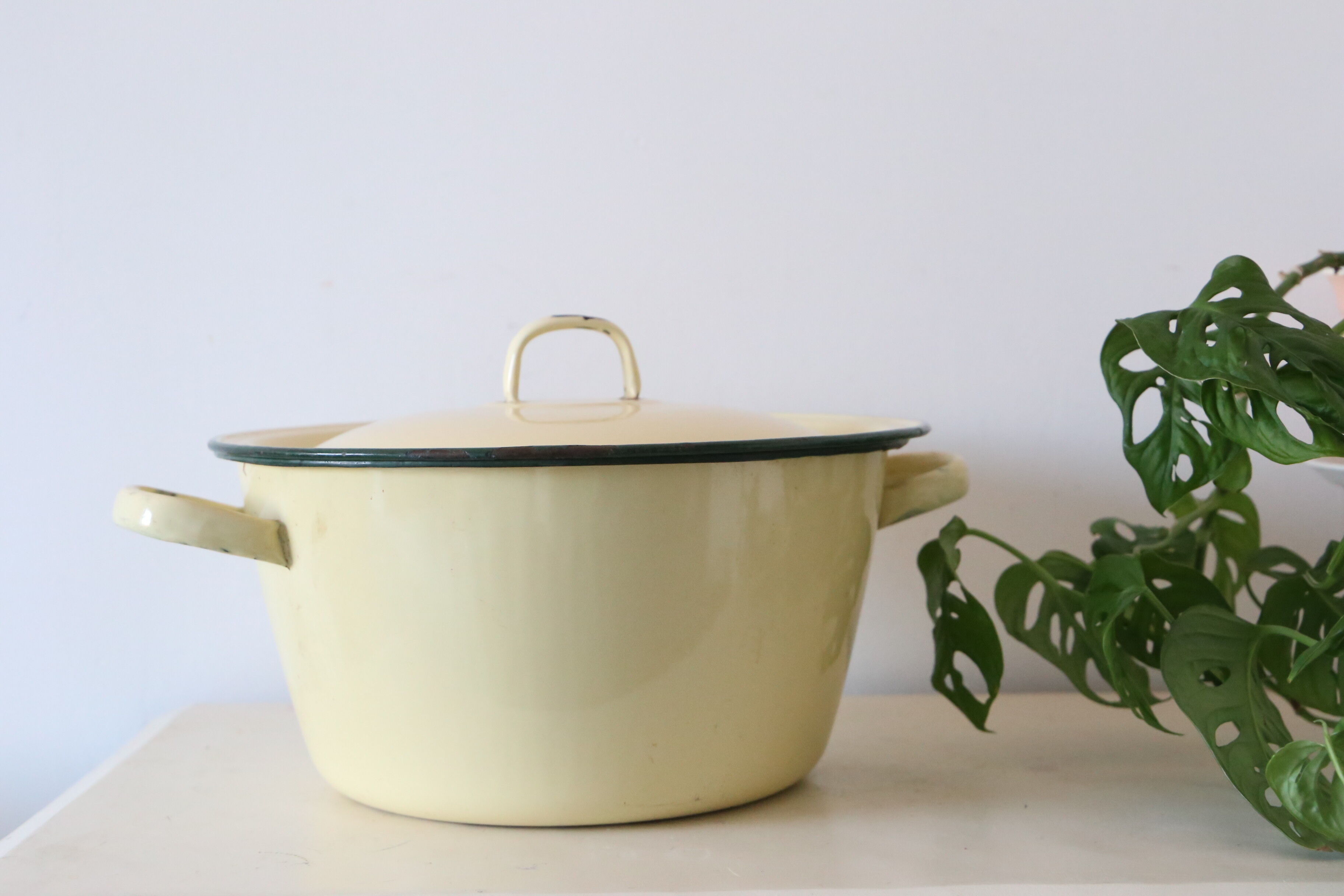 Enamelled metal marmite, pale yellow, vintage