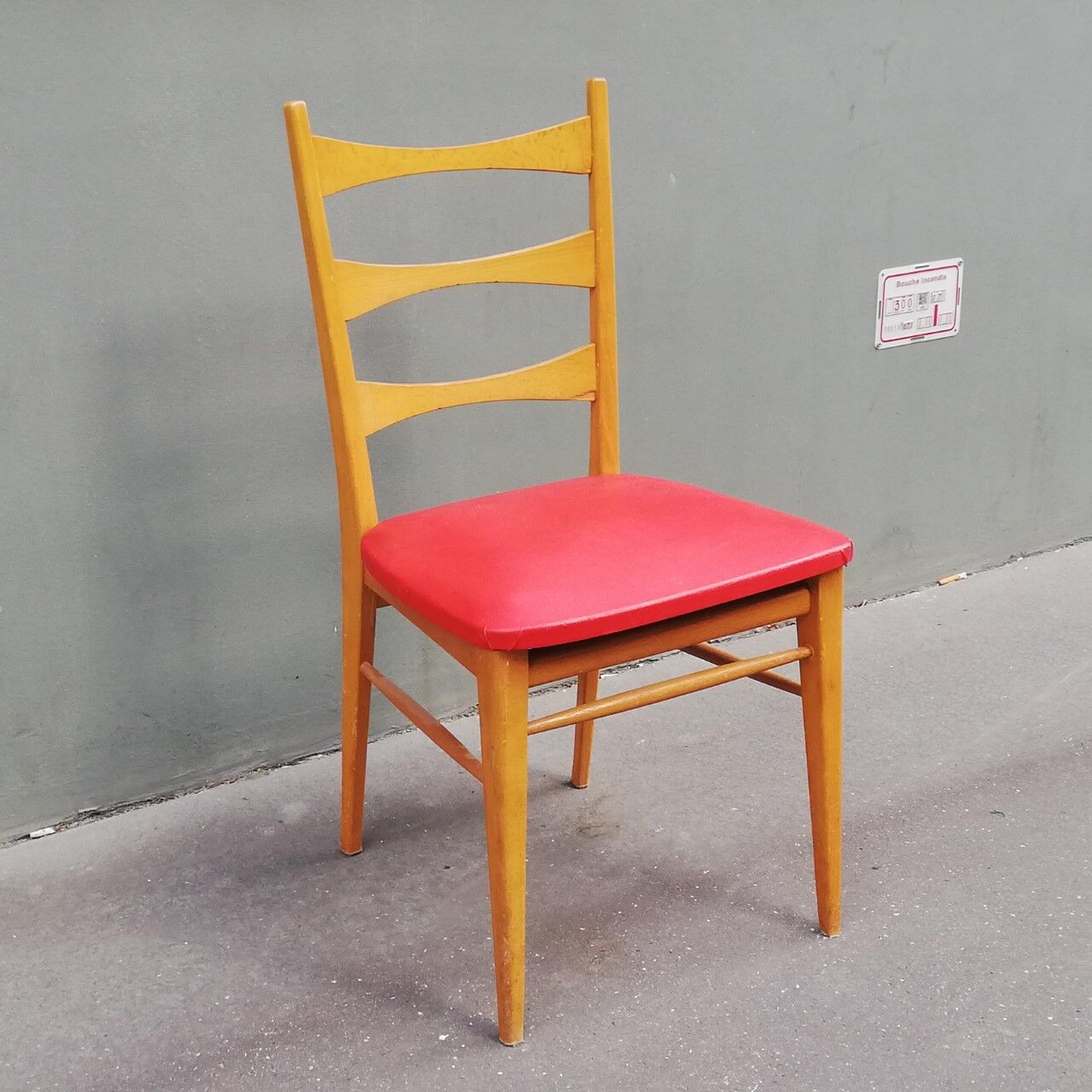 Vintage beech 60s chair