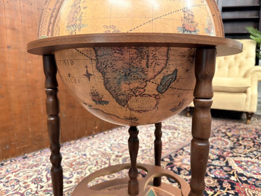 Classic Italian Zoffoli Floor Globe Bar