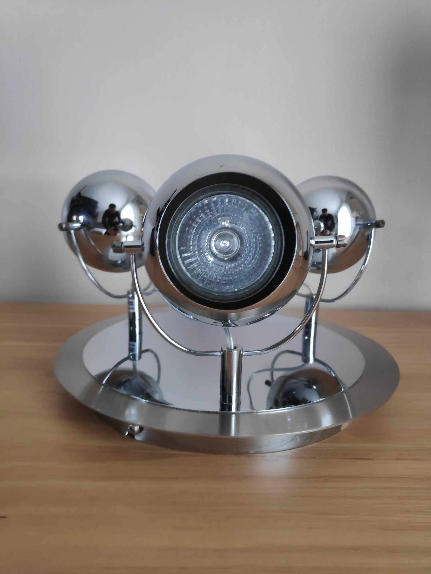 Plafonnier chromé style eyeball