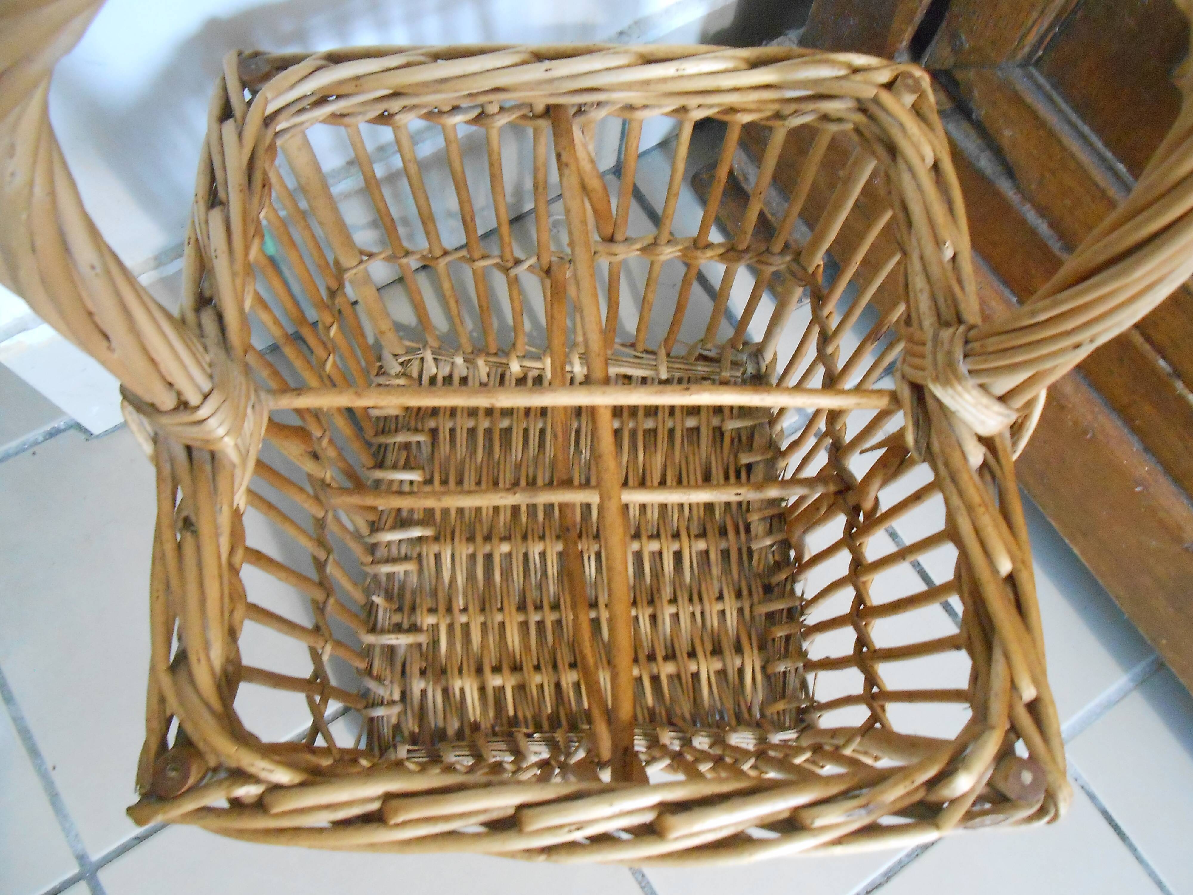 Wicker bottle