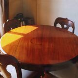 Table à manger en acajou