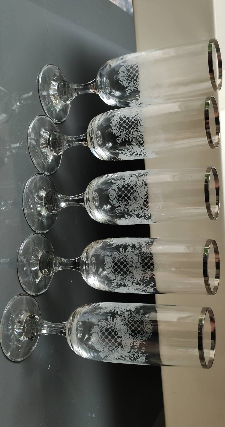Set of 5 Champagne Flutes. Crystal glass. Empire style. Floral motifs.