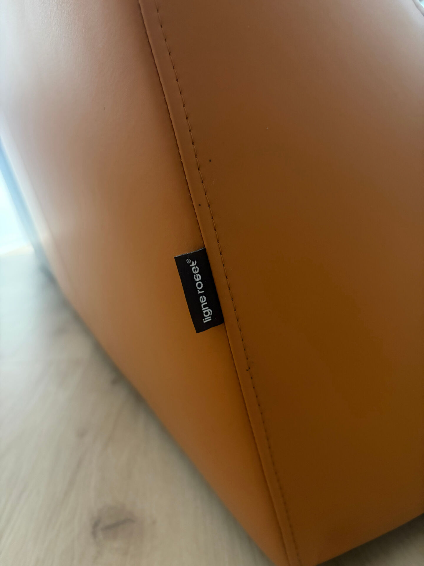 Canapé en cuir Ligne Roset Confluence par Philippe Nigro