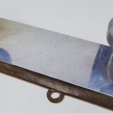 Porte manteau rétro vintage 4 patères en aluminium sur structure en bois