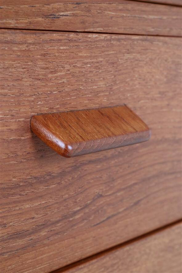 Rare teak chest of drawers by Carl Aage Skov for Munch Møbler / Mid-century Danish modern design / 1960s
