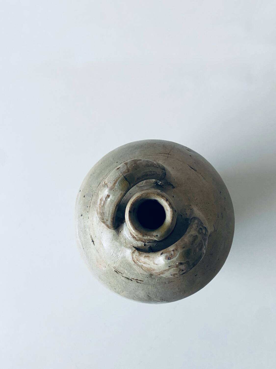 Grande cruche bohème en terre cuite