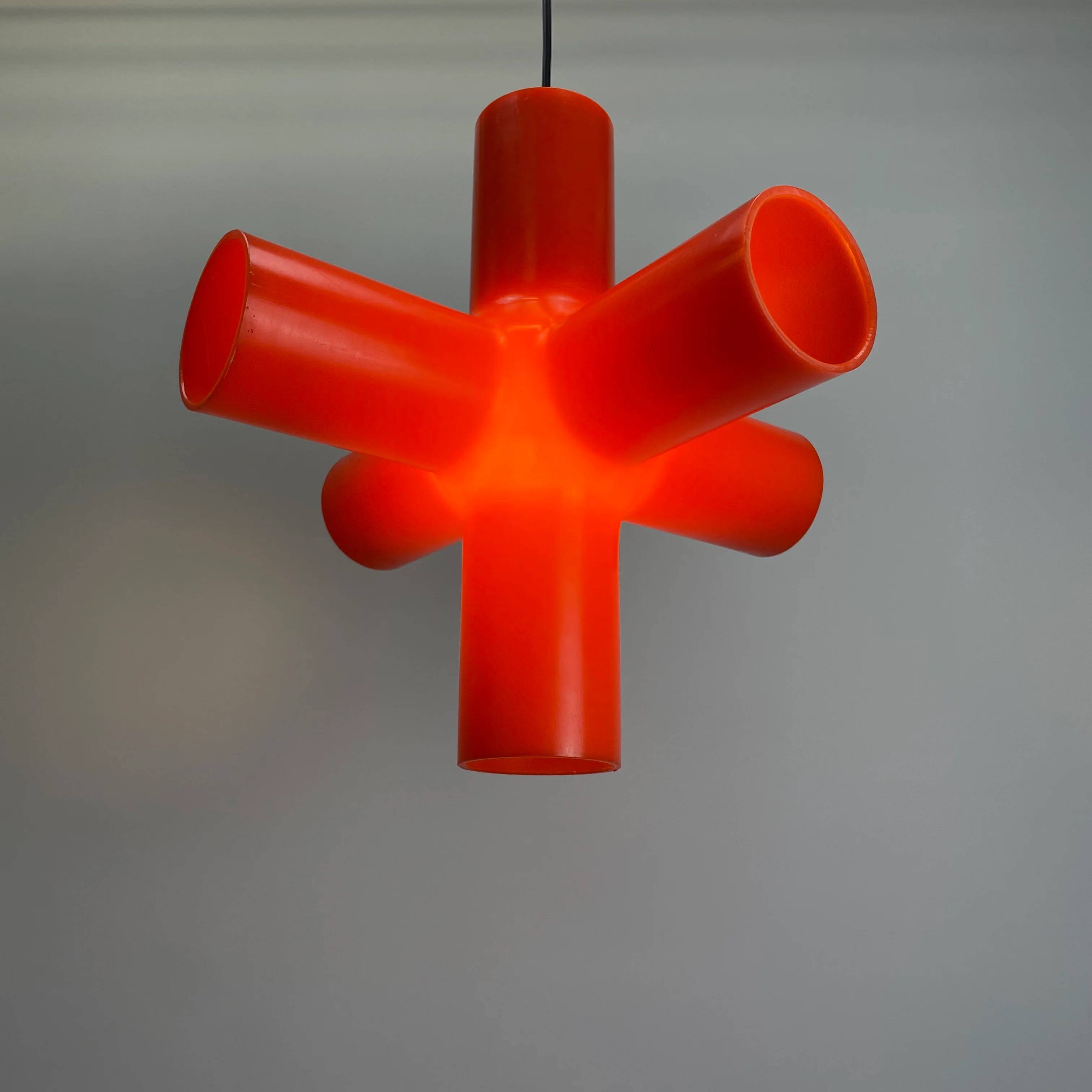 Suspension Crosslight by Jan Melis & Ben Oostrum for Dark 1990s