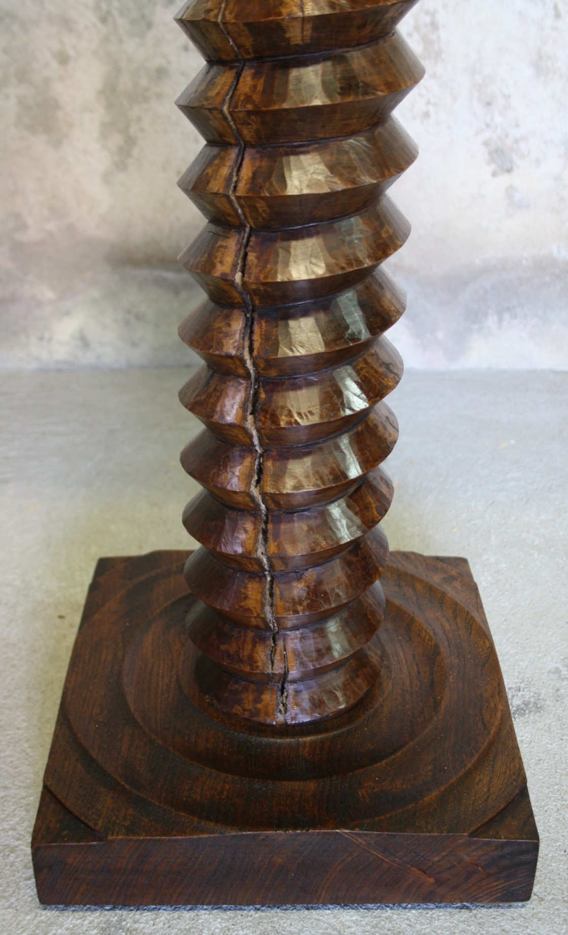 Fifth wheel press screw