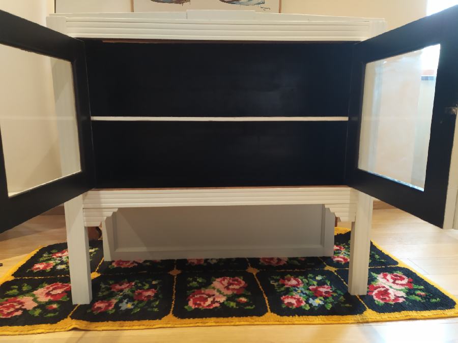 Buffet showcase