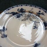 Pair of earthenware plates decorated with flowers