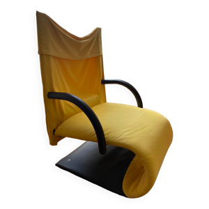 Fauteuil Zen de Ligne Roset jaune