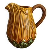Carafe ancienne en barbotine
