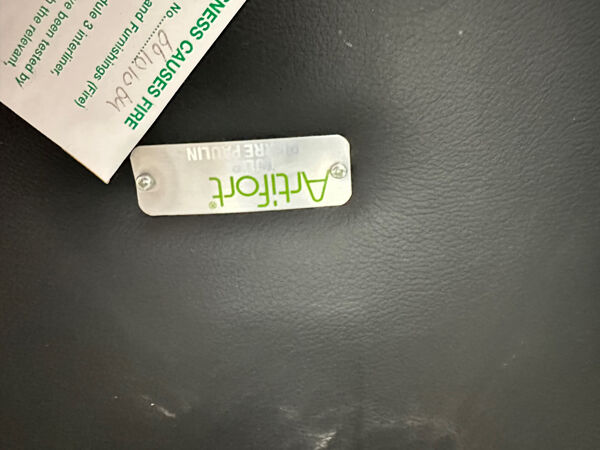 Fauteuil Tulip Pierre Paulin Artifort cuir noir