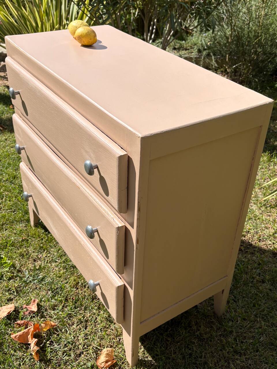 Commode vieux rose