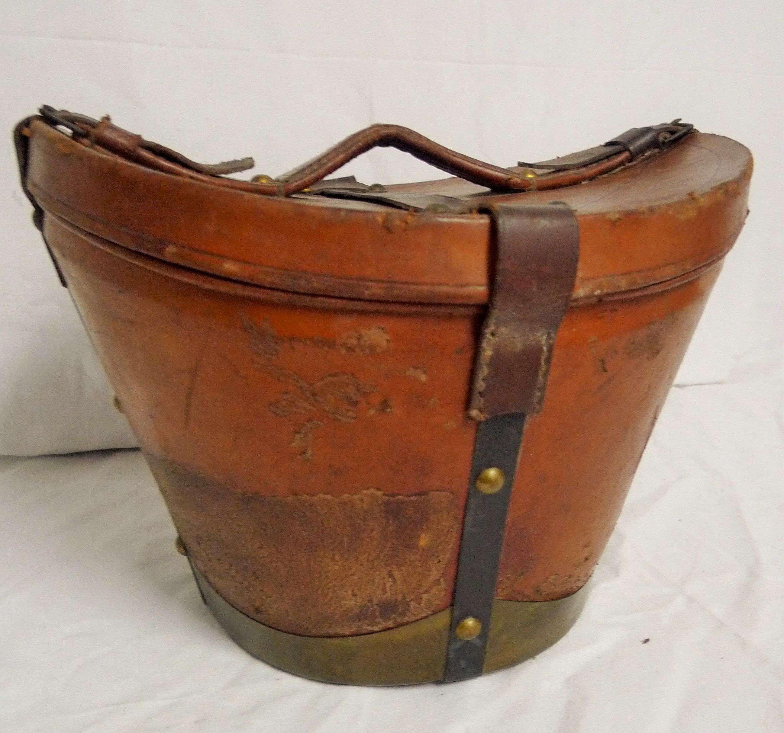 Leather hat box