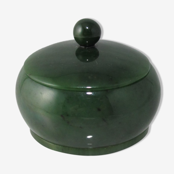 Small chinese box in green jade